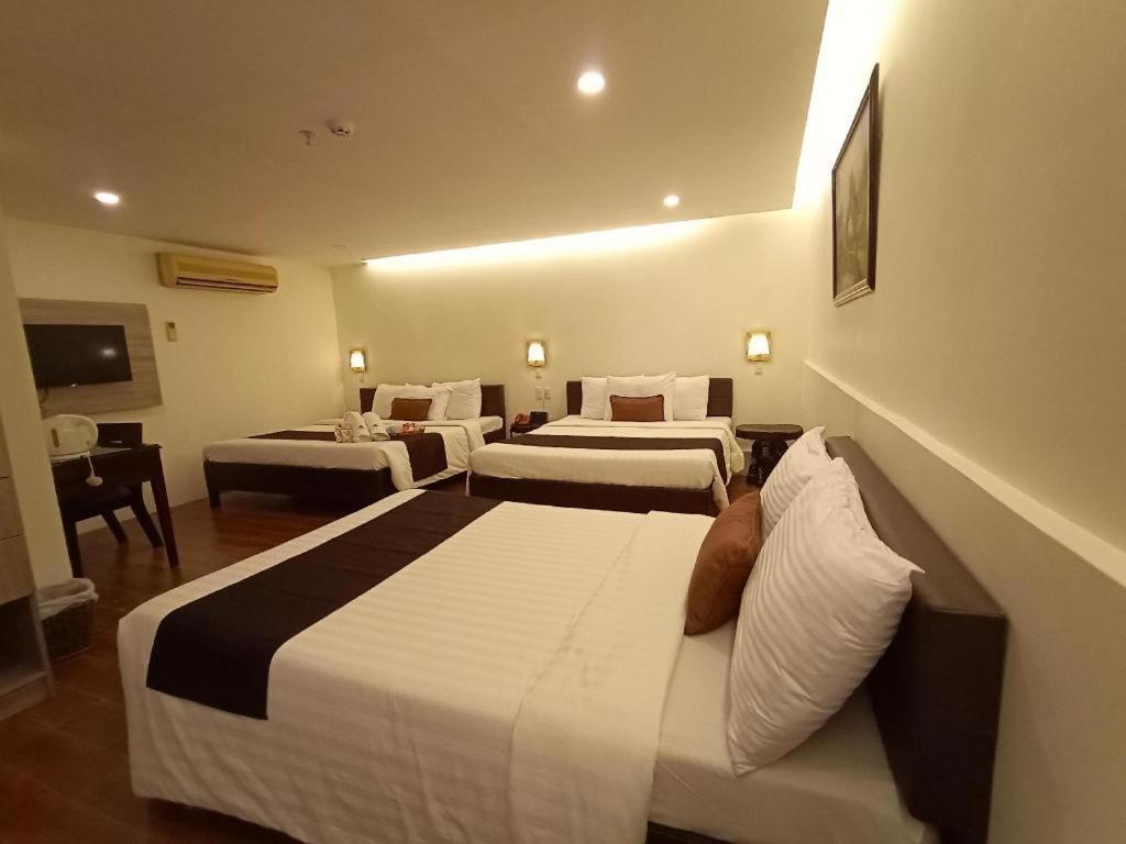 Hotel Asuncion Laoag Exterior foto